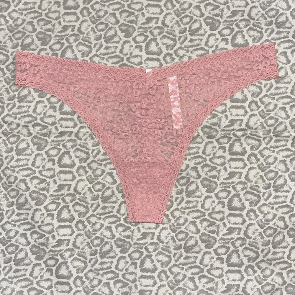 🌺 Pink Victoria secret thong underwear 🌺
